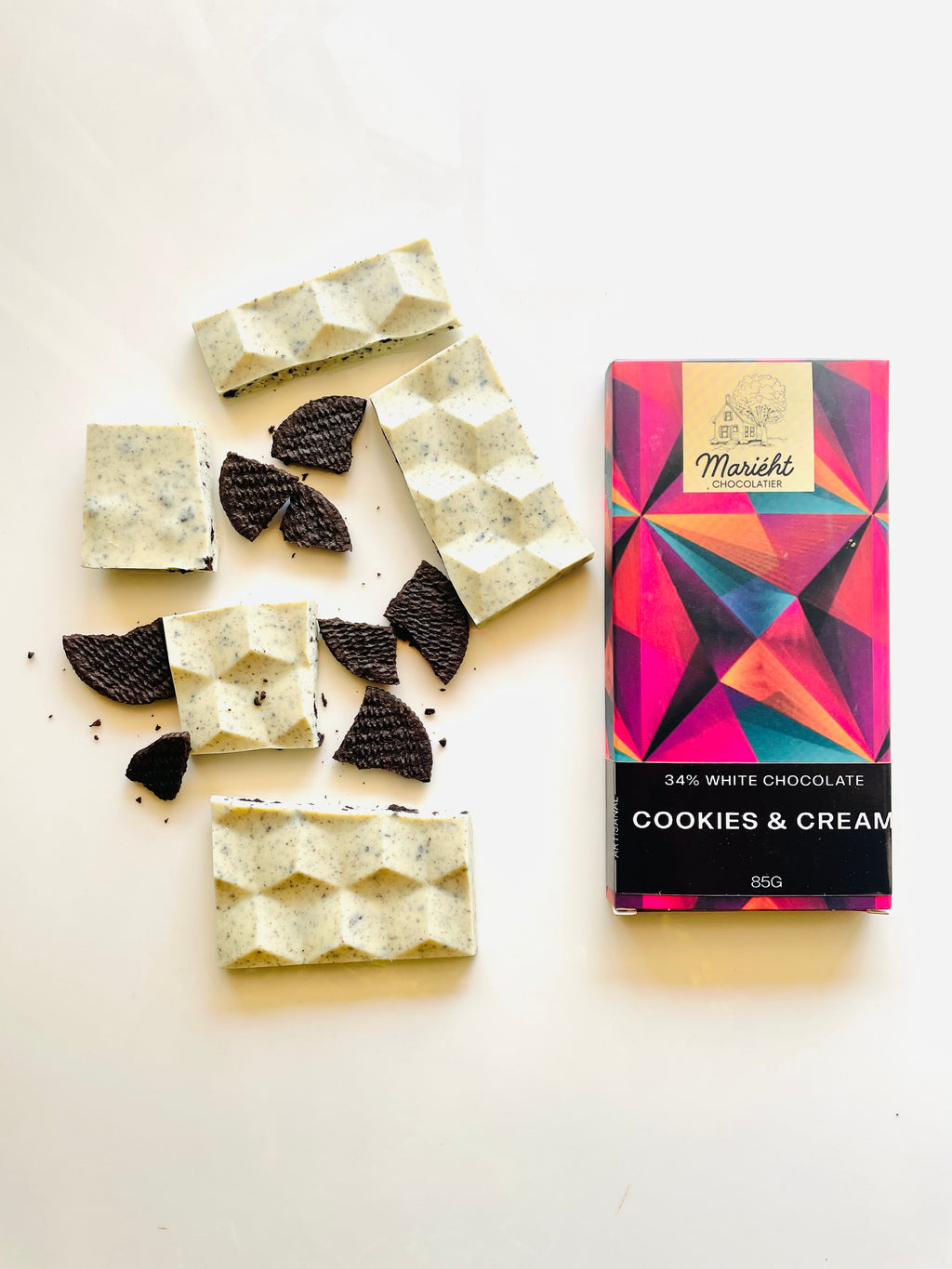 Cookies & Cream Chocolate Bar